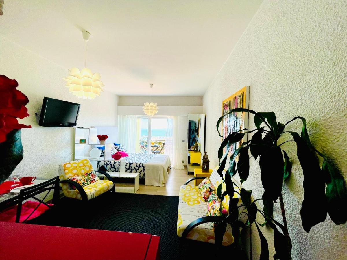 Studio With Sea View Apartment