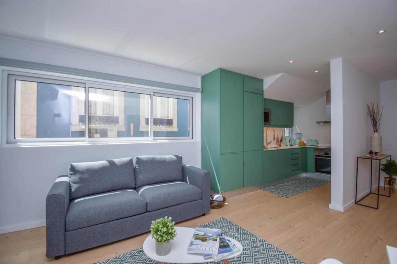 & Stylish 2 Bedroom W/ Balcony