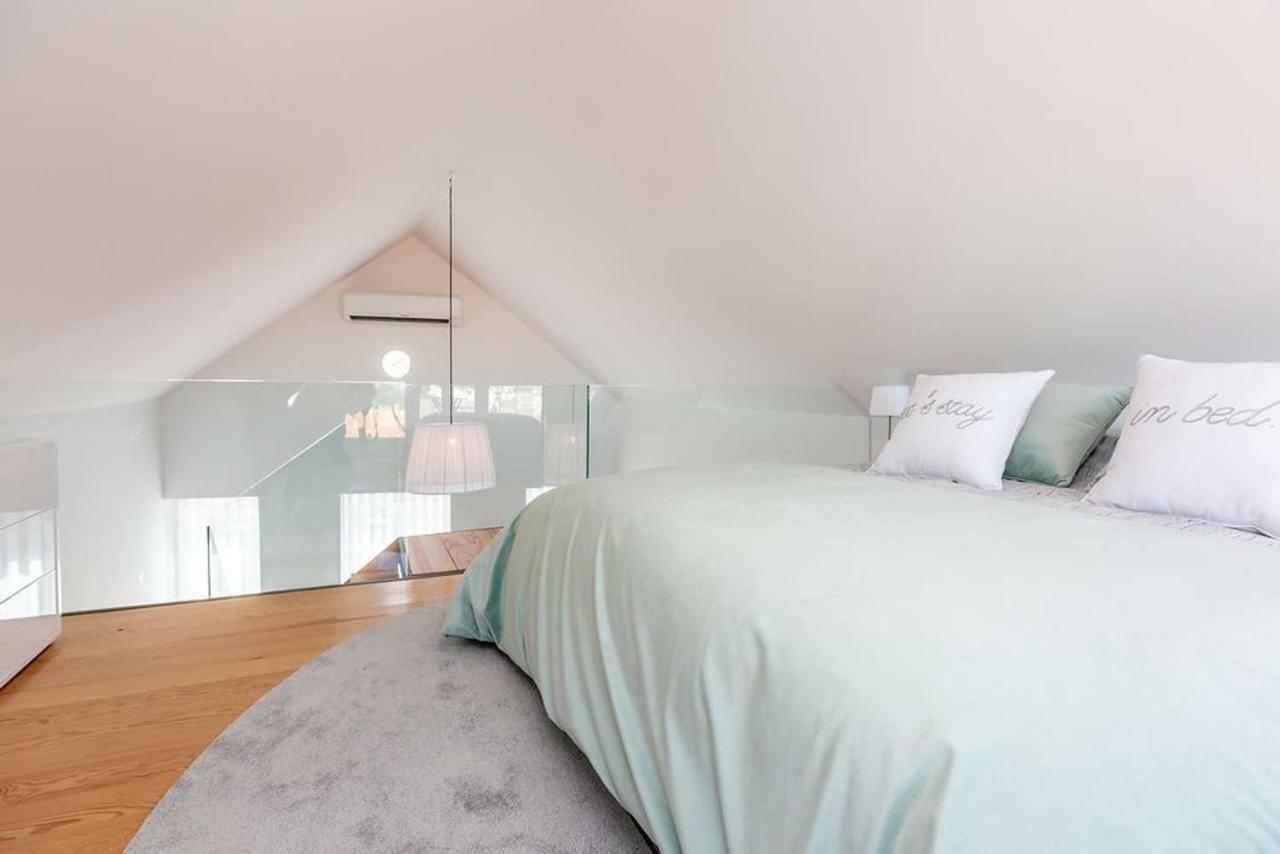 Seaside With A View - 200m Away From The Beach! *